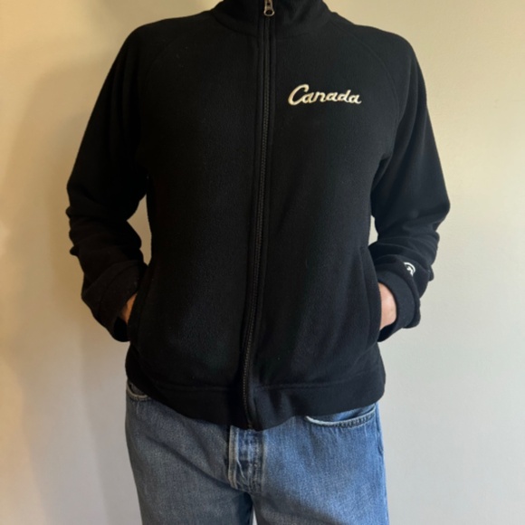 Vintage Roots Team Canada Olympic Salt Lake City 2002 Sweater - Picture 5 of 10